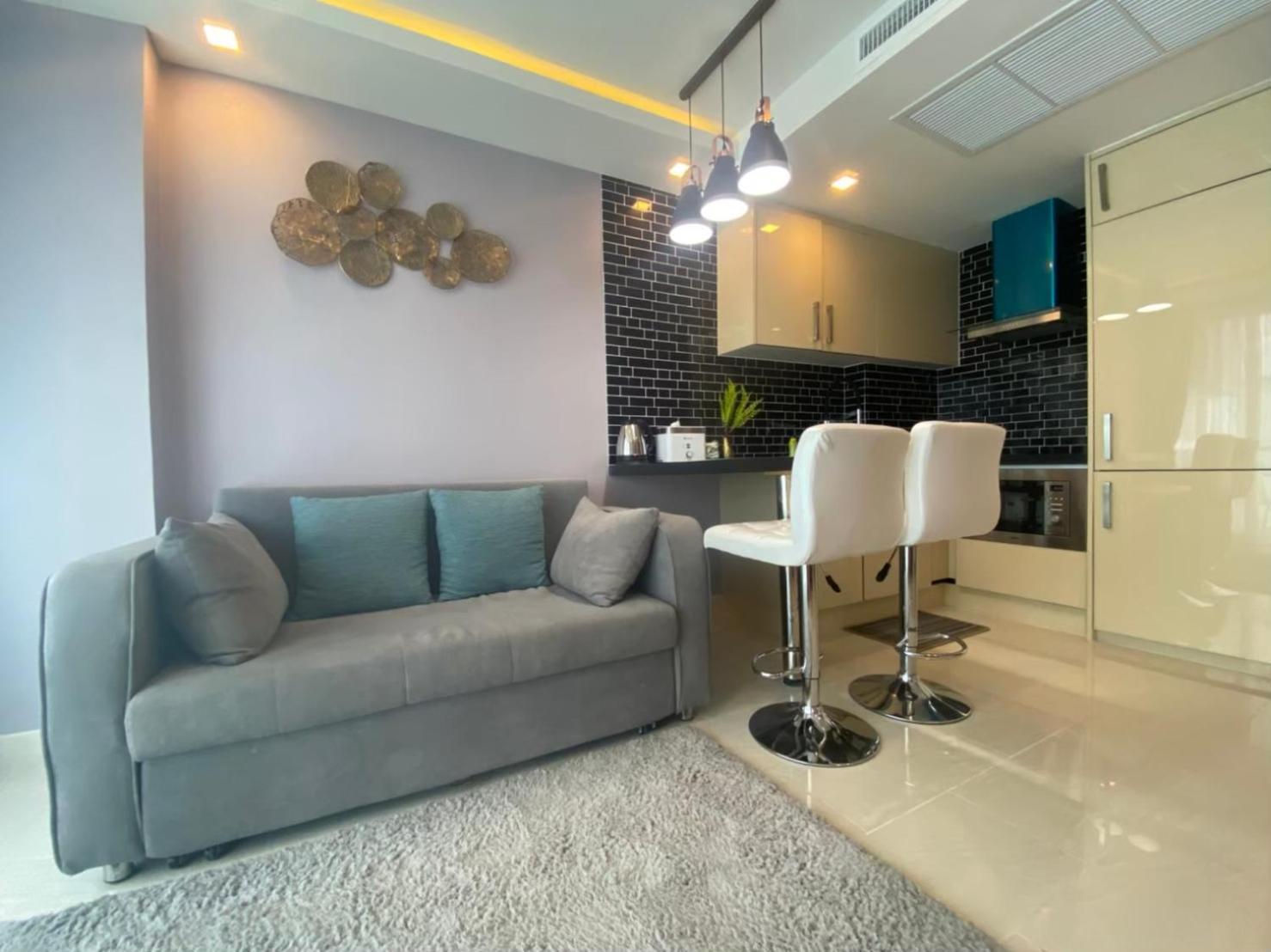 Grand Avenue Suites X Monthstayz Thailand 芭達亞 外观 照片