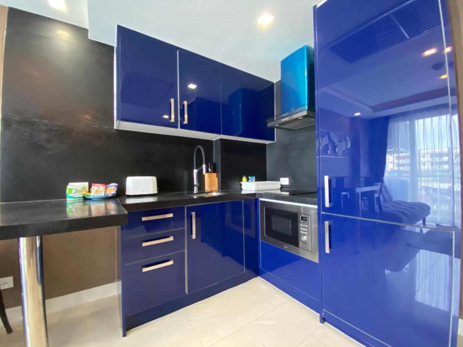 Grand Avenue Suites X Monthstayz Thailand 芭達亞 外观 照片