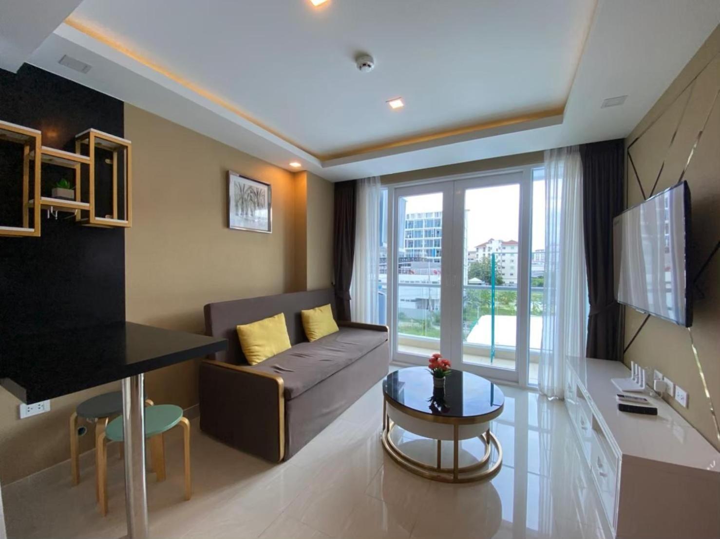 Grand Avenue Suites X Monthstayz Thailand 芭達亞 外观 照片