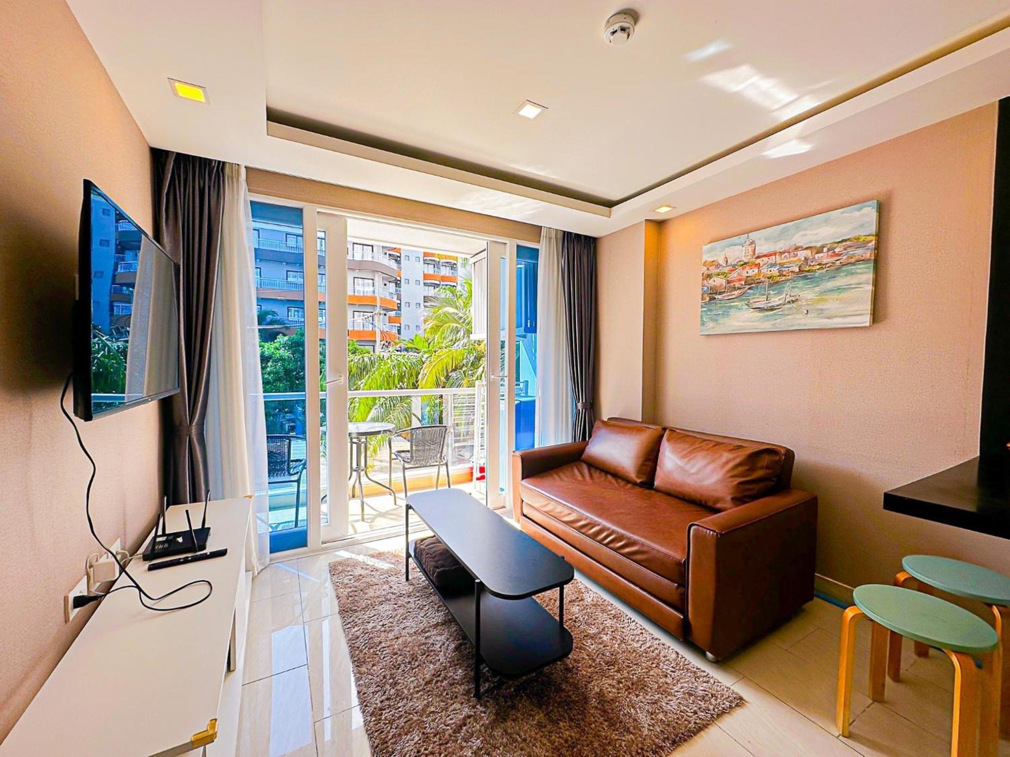Grand Avenue Suites X Monthstayz Thailand 芭達亞 外观 照片